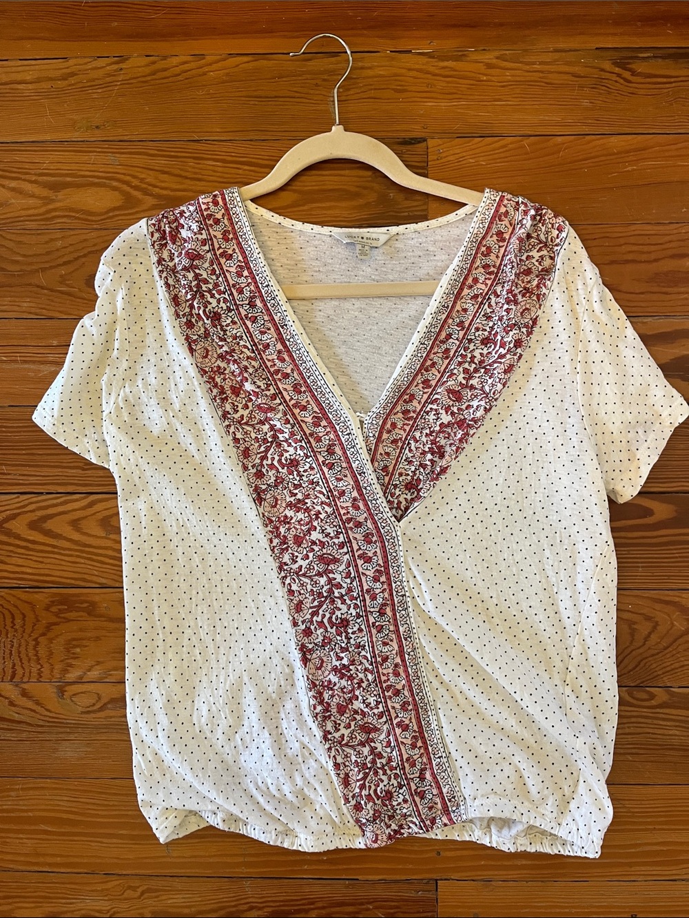 Lucky Brand Women’s White V-Neck Short Sleeve Blouse with Rust Paisley Trim